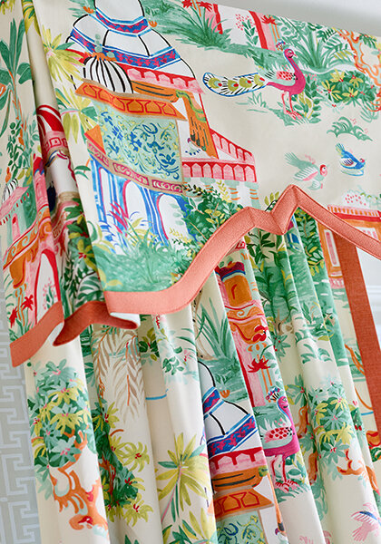 Thibaut Mystic Garden Behang T20824