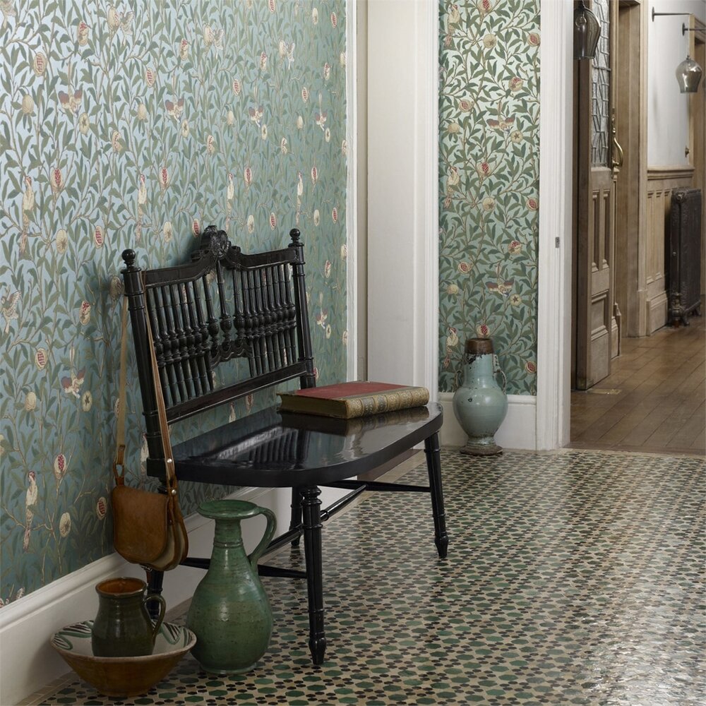Behang morris and co bird and pomegranate sfeer luxury by nature 1
