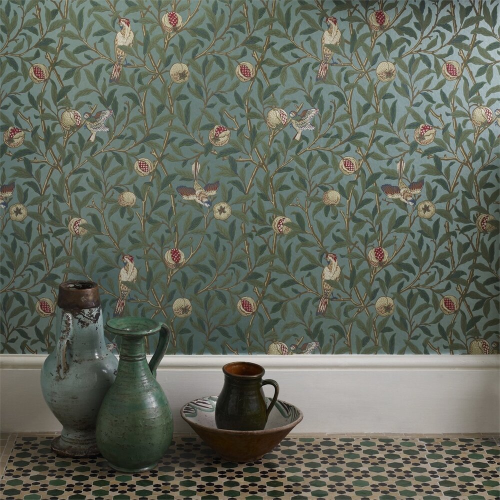 Behang morris and co bird and pomegranate sfeer luxury by nature 2