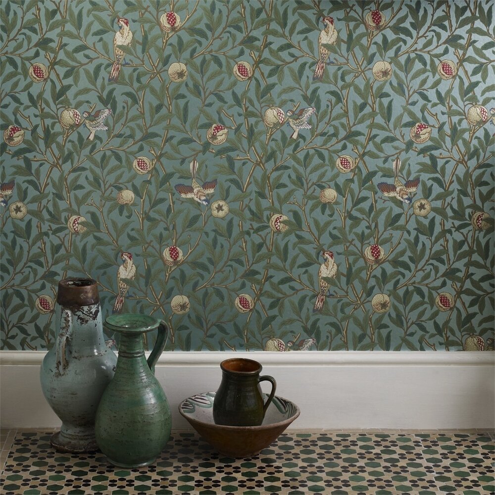 Behang morris and co bird and pomegranate sfeer luxury by nature 2