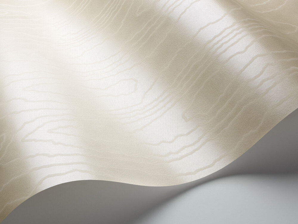 Behang Cole And Son Watered Silk 106-1002 Landscape Plain Collectie Luxury By Nature Wave