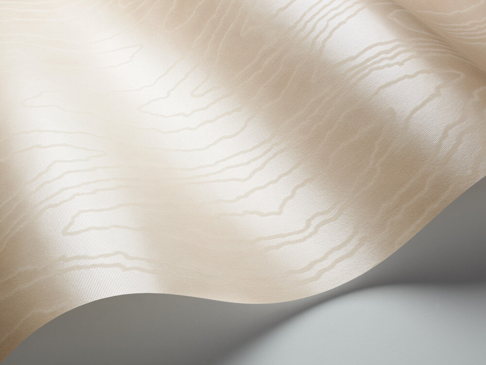 Behang Cole And Son Watered Silk 106-1008 Landscape Plain Collectie Luxury By Nature Wave