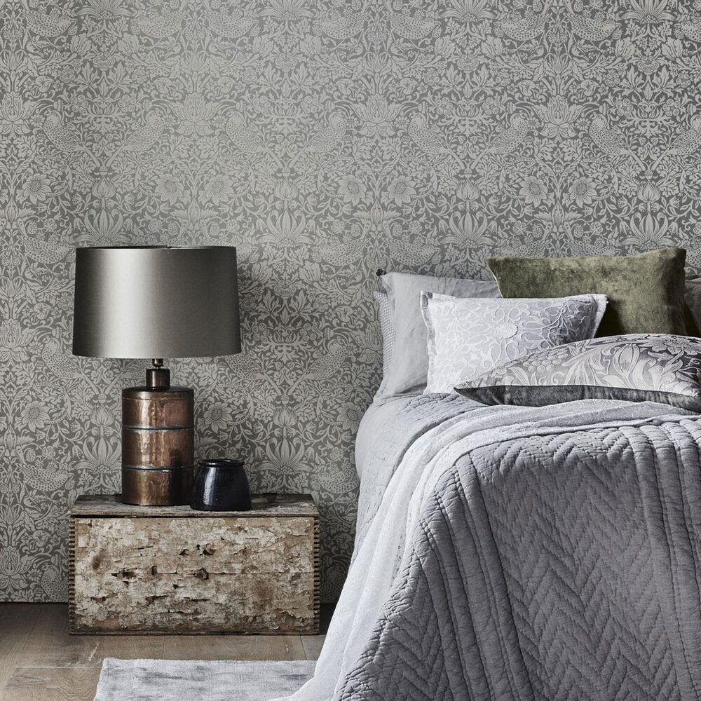 Behang Morris &amp; Co. Pure Strawberry Thief - Pure Morris Collectie Luxury By Nature sfeer 1