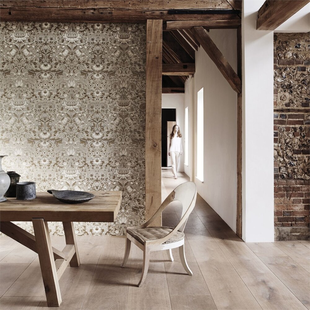 Behang Morris &amp; Co. Pure Lodden 216029 - Pure Morris collectie Luxury By Nature sfeer 1