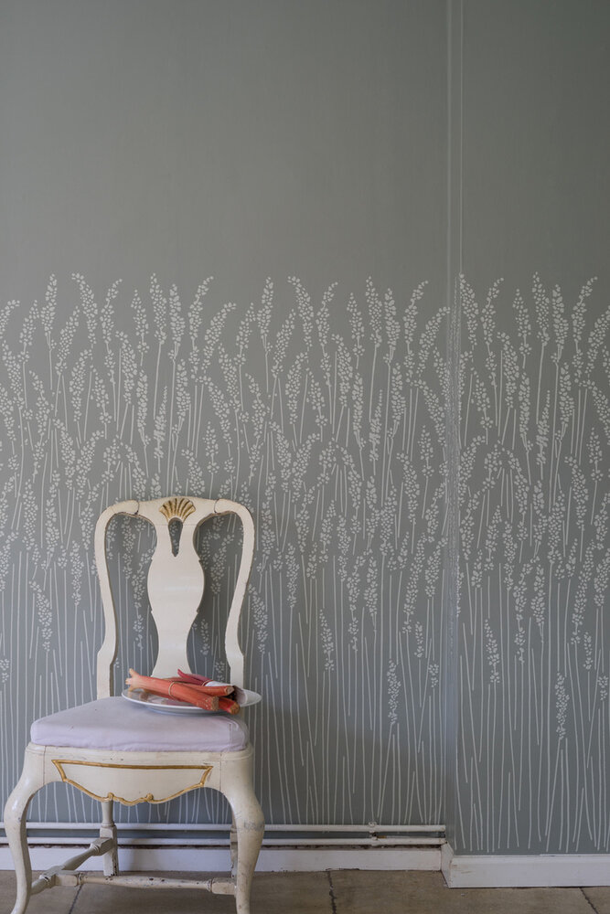 Behang Farrow &amp; Ball Feather Grass BP5102 sfeer - Latest Gratest Luxury By Nature