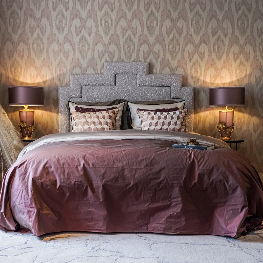 totaal Inhalen Expertise Art Deco Bed Compleet | Model In Showroom - Luxury By Nature