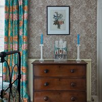 Morris &amp; Co. Marigold Behang 