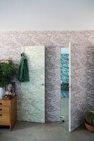 Behang Farrow &amp; Ball Gable BP5402 sfeer - Latest Greatest Luxury By Nature