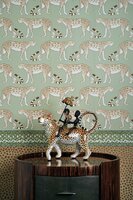 Leopard Walk behang Ardmore Cole and Son sfeer