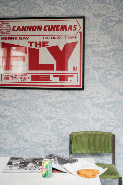 Behang Farrow &amp; Ball Gable BP5404 sfeer - Latest Greatest Luxury By Nature