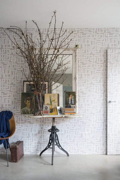 Behang Farrow and Ball Enigma BP5502 sfeer - Latest and Greatest Luxury By Nature