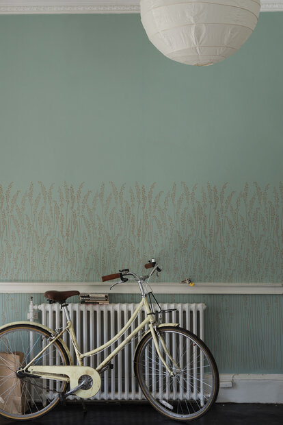 Behang Farrow &amp; Ball Feather Grass BP5107 sfeer - Latest Gratest Luxury By Nature