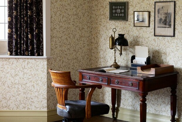 William Morris Scroll behang Morris &amp; Co Archive