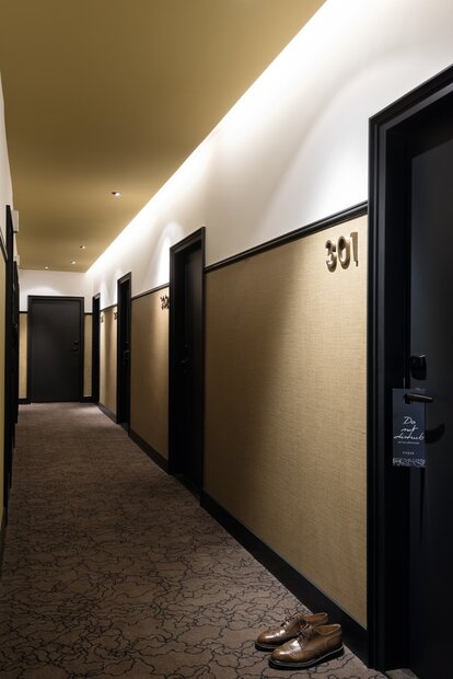 ELITIS Madagascar Project Behang