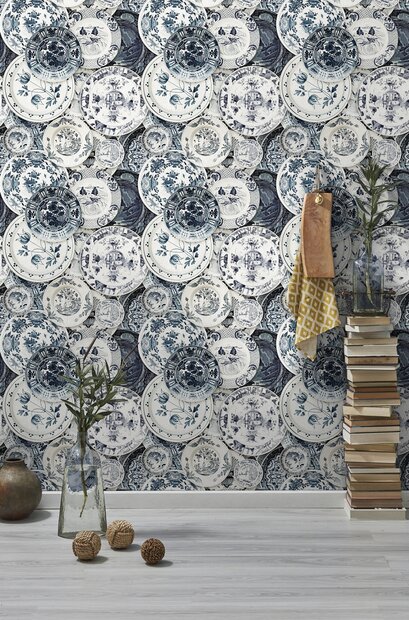 Mind the Gap Delftware Behang Delftsblauwe borden behang WP20188