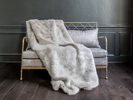 Graag gedaan buiten gebruik Stevenson Luxe Plaids Hier Verkrijgbaar! Van Imitatiebont en Bamboe - Luxury By Nature Graag gedaan buiten gebruik Stevenson Luxe Plaids Hier Verkrijgbaar! Van Imitatiebont en Bamboe - Luxury By Nature
