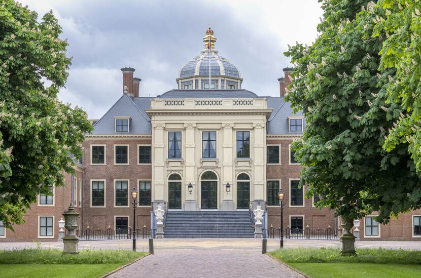 Behang Paleis Huis ten Bosch in Den Haag, mei 2019 Beeld: Corné Bastiaansen